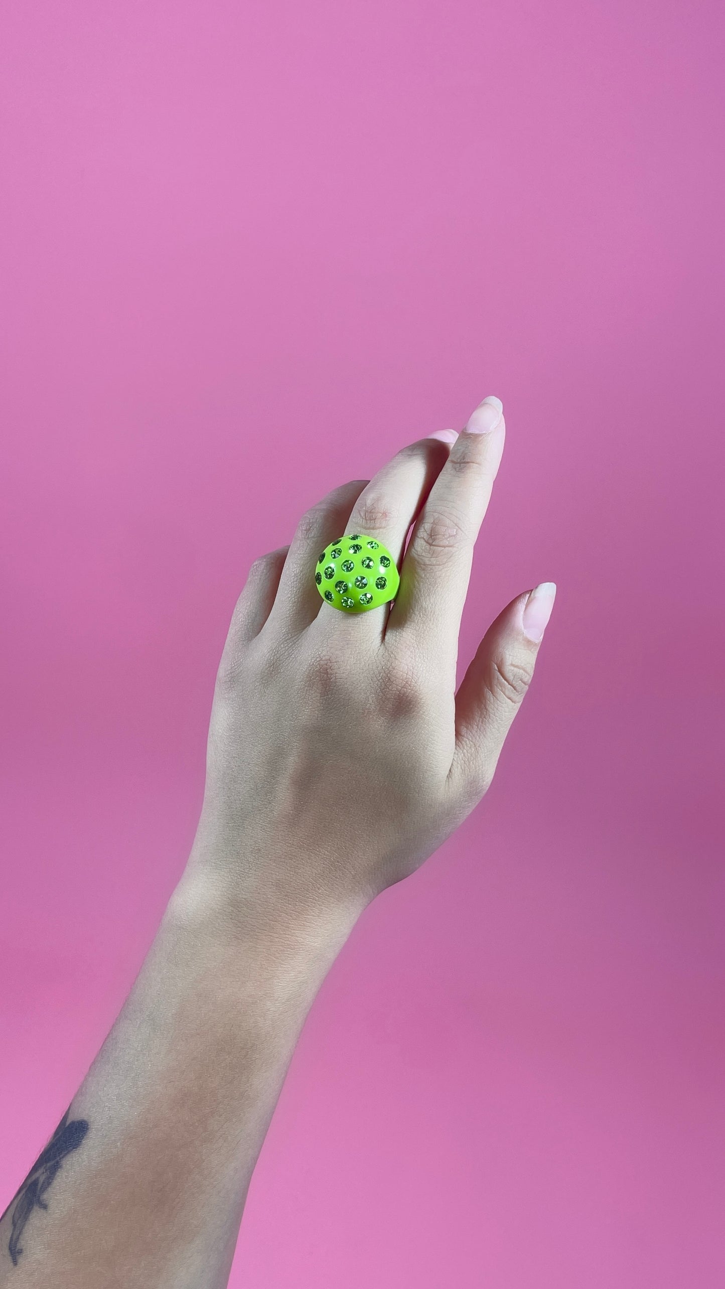 Bague verte à strass