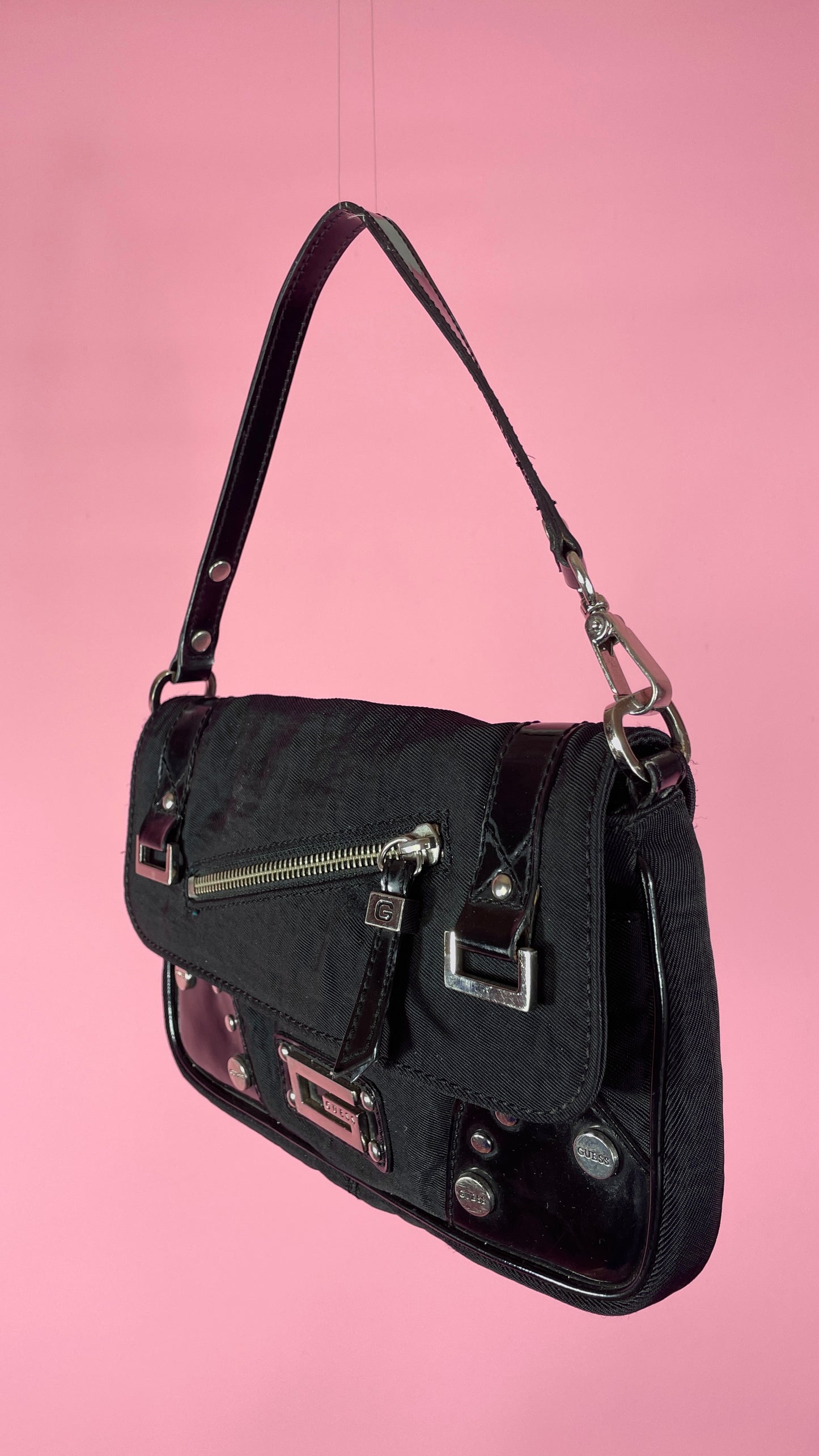 Sac Guess noir plat