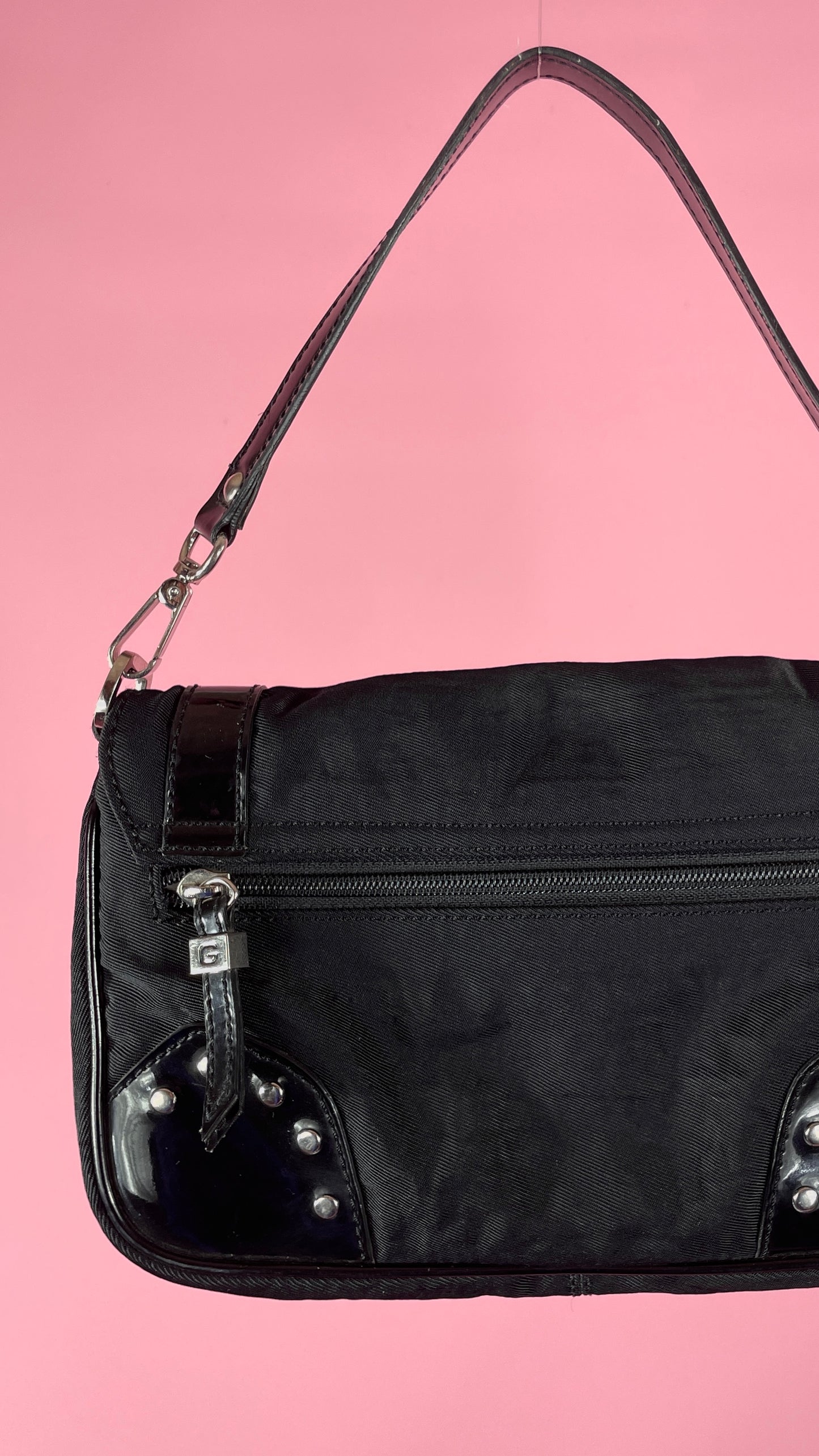 Sac Guess noir plat