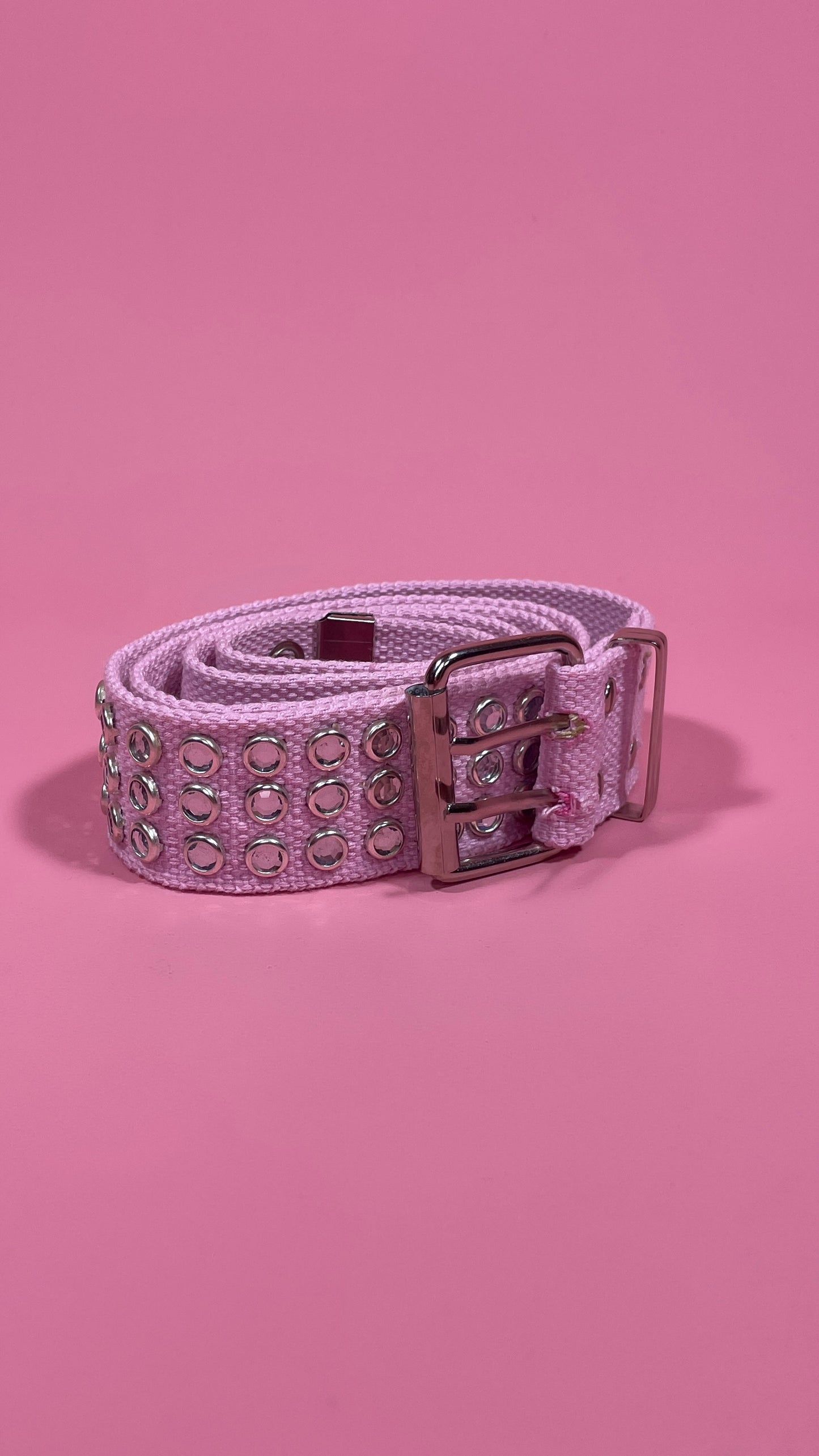 Ceinture rose à clous