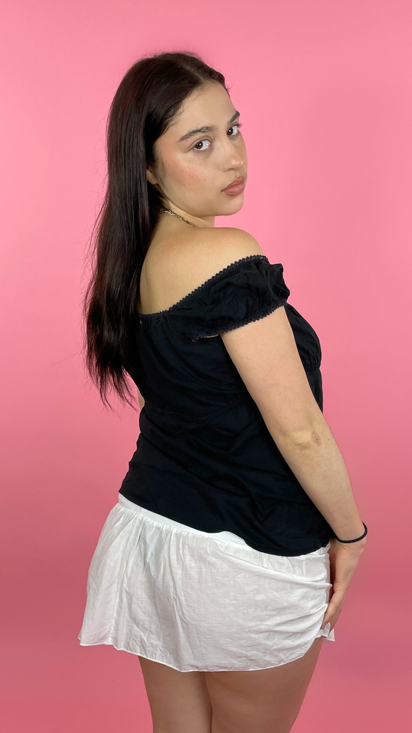 Top off-shoulder noir