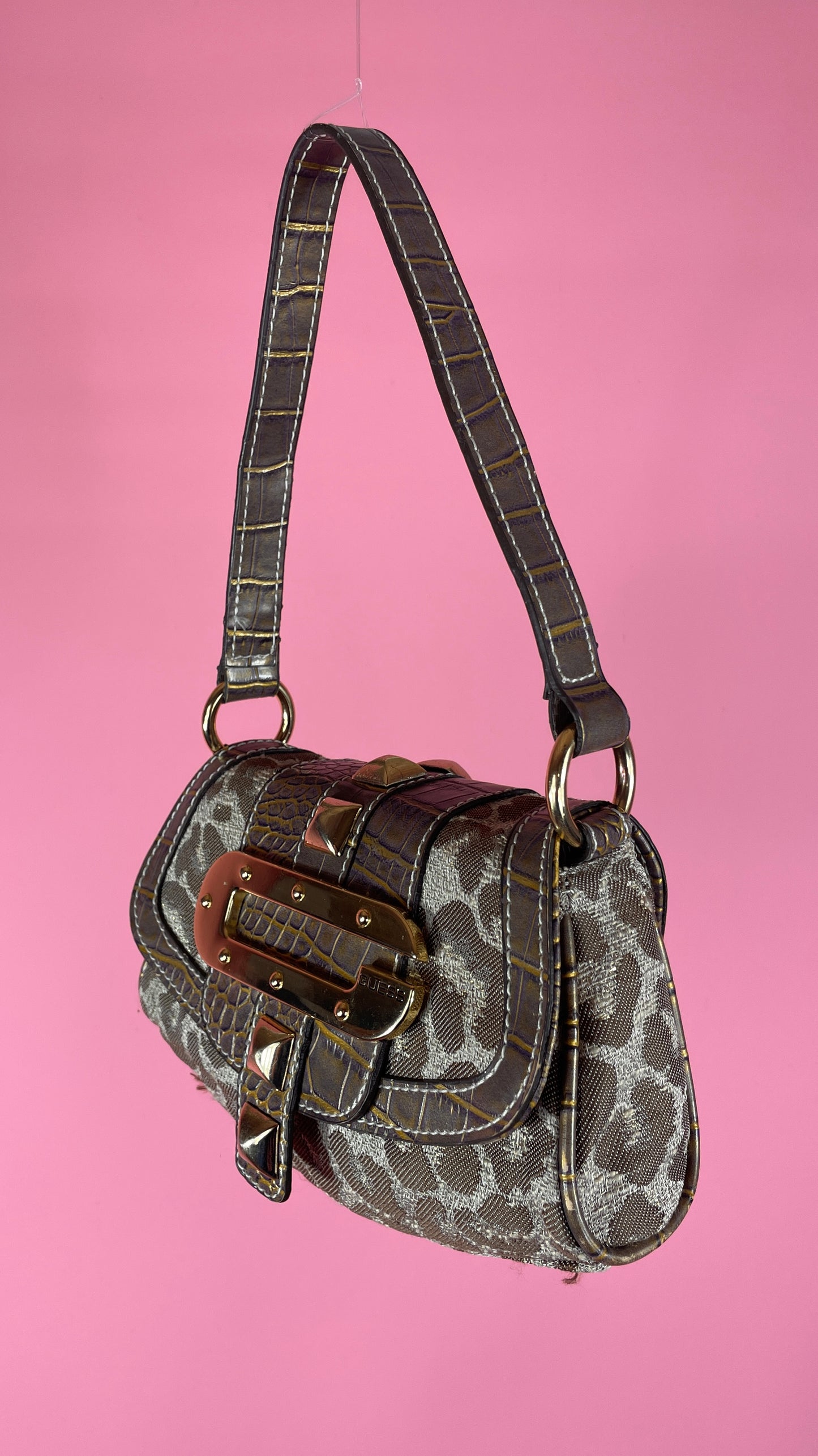 Sac Guess motif léopard et cuir motif crocodile