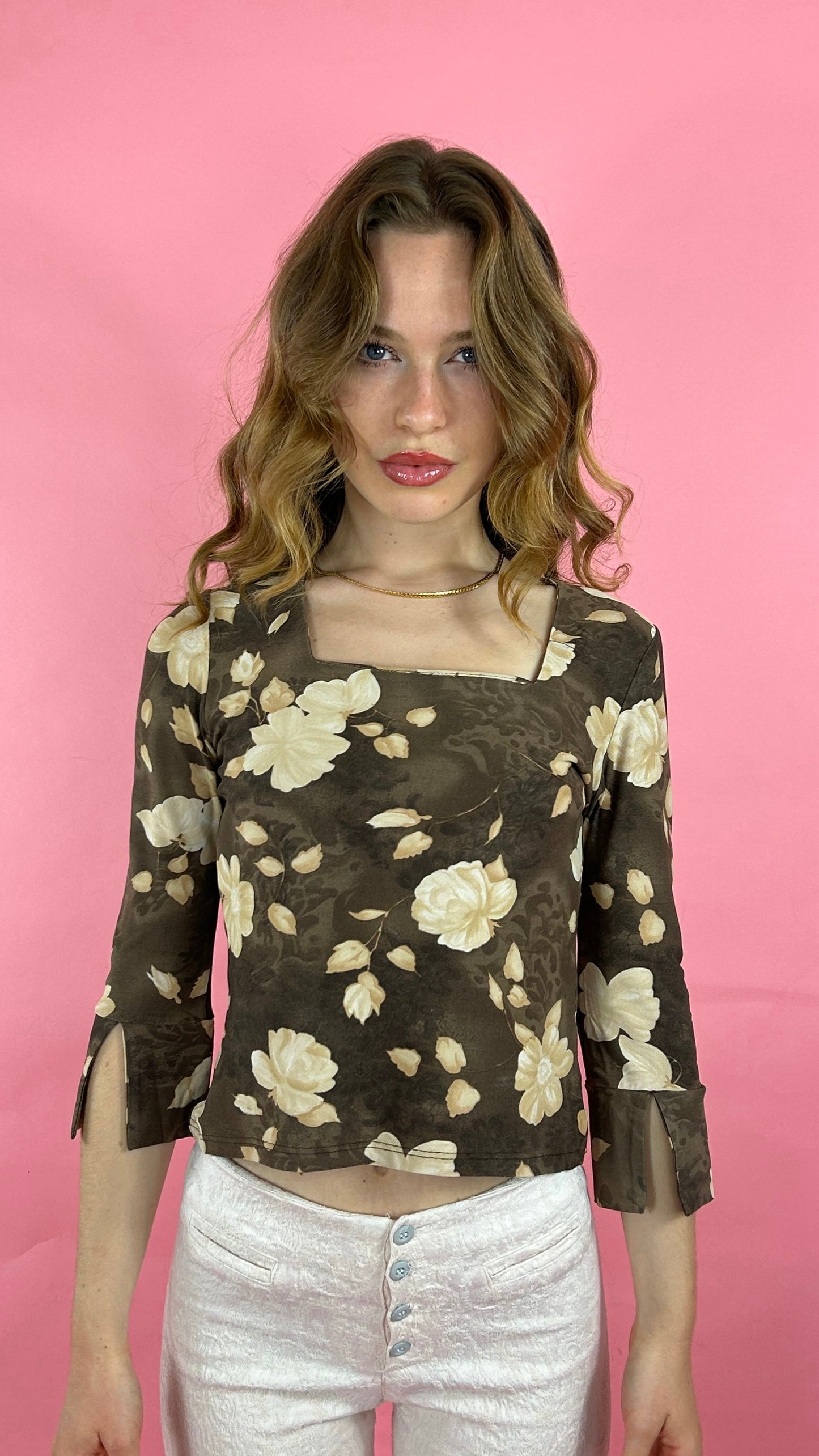 Top marron à motifs fleurs manches longues