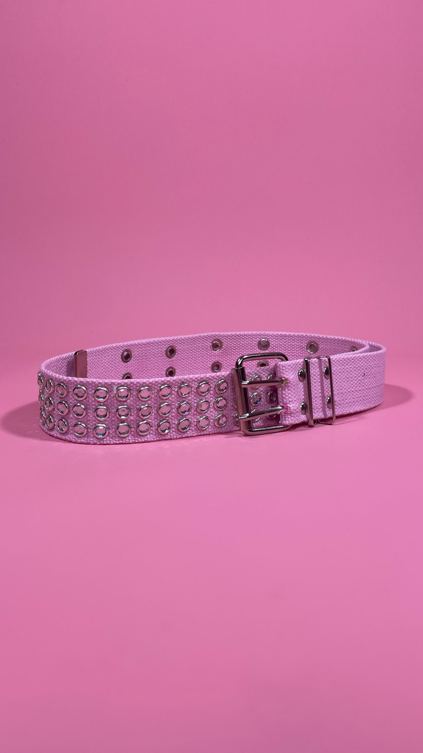 Ceinture rose à clous