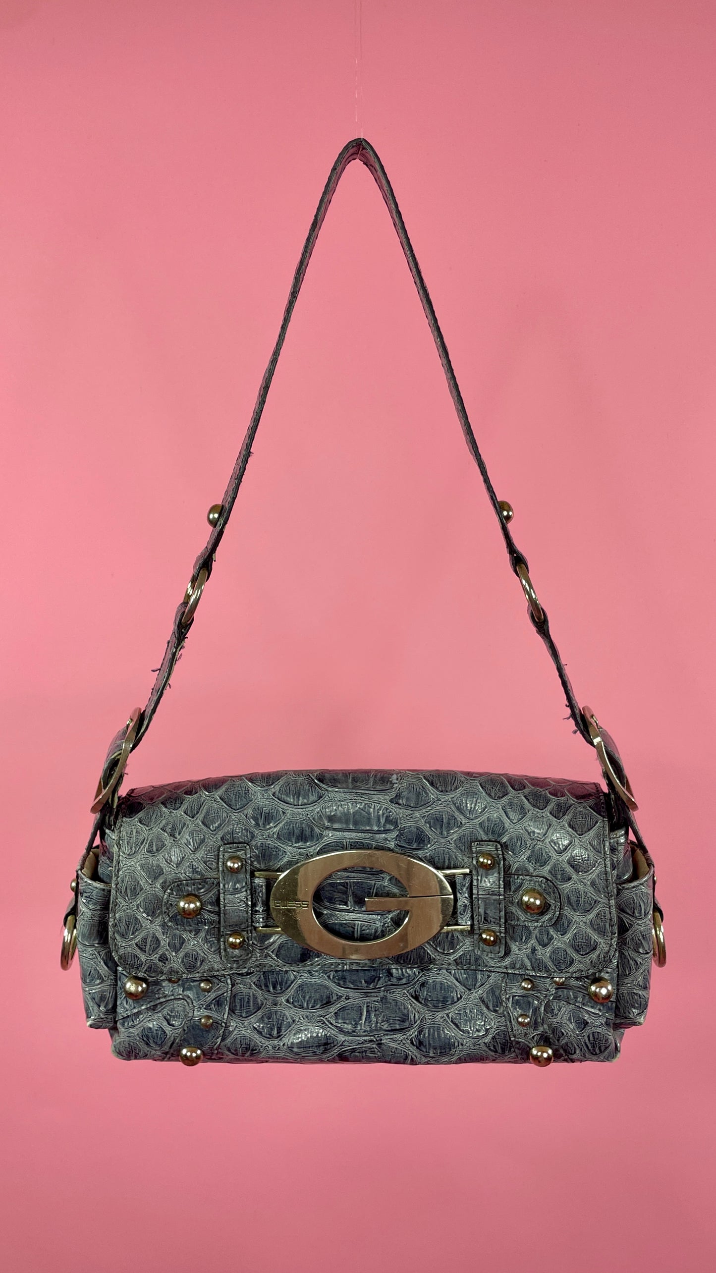 Sac Guess gris effet crocodile