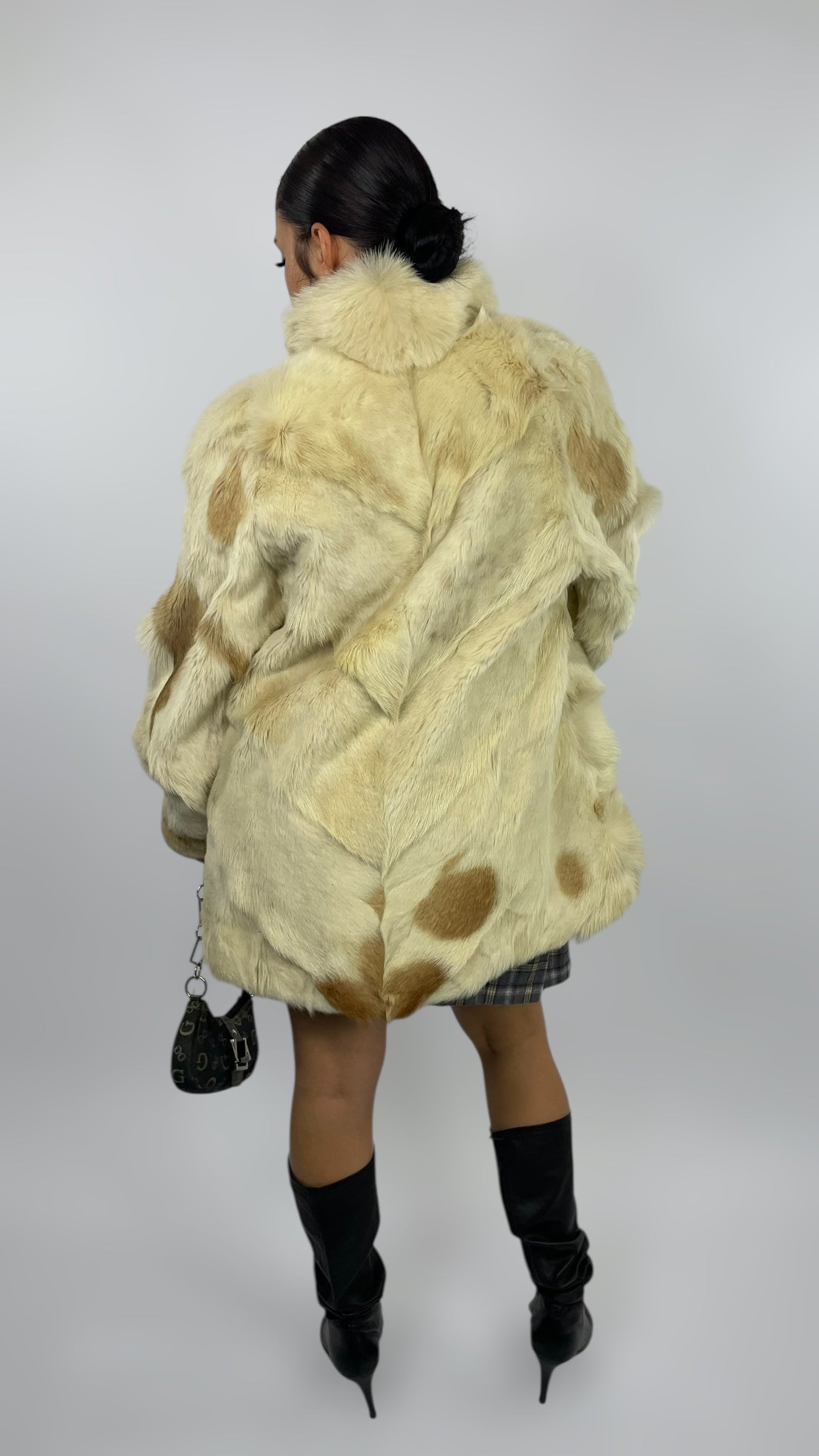 Manteau en fourrure tachetés