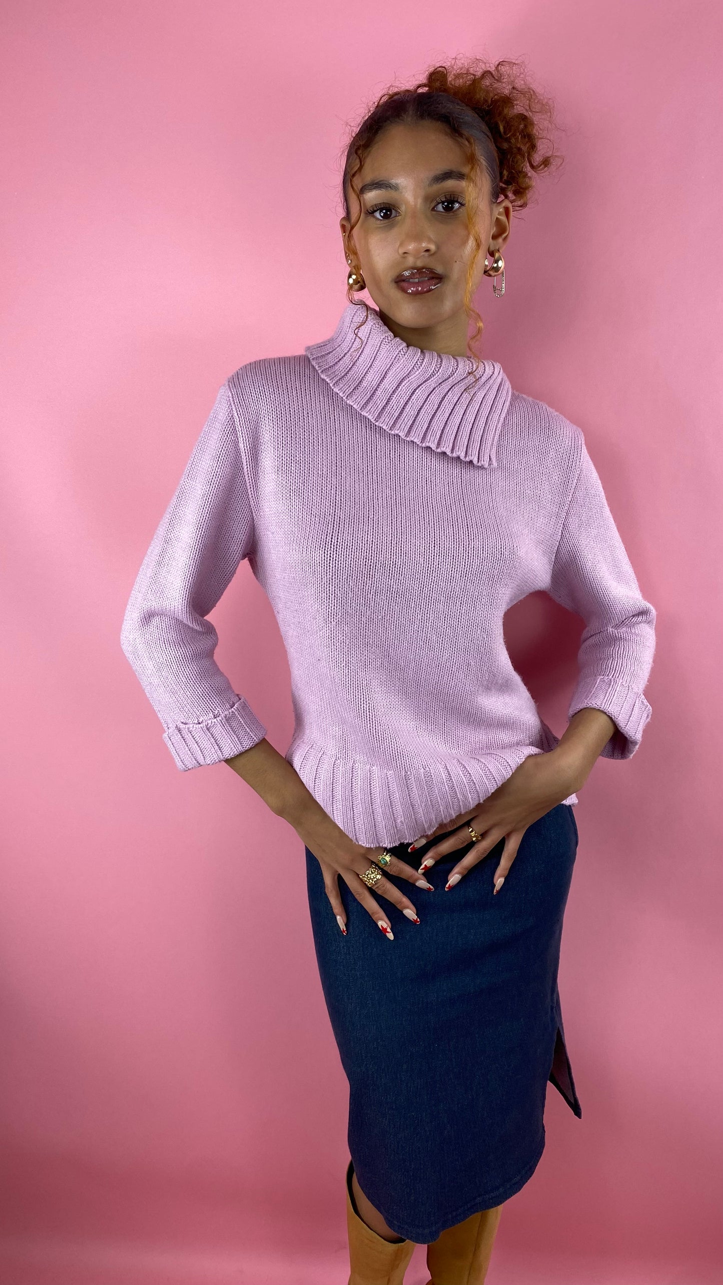 Pull rose col tombant