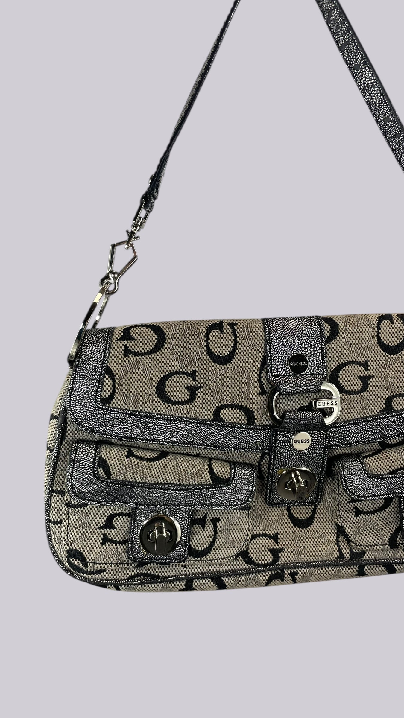 Sac Guess argenté