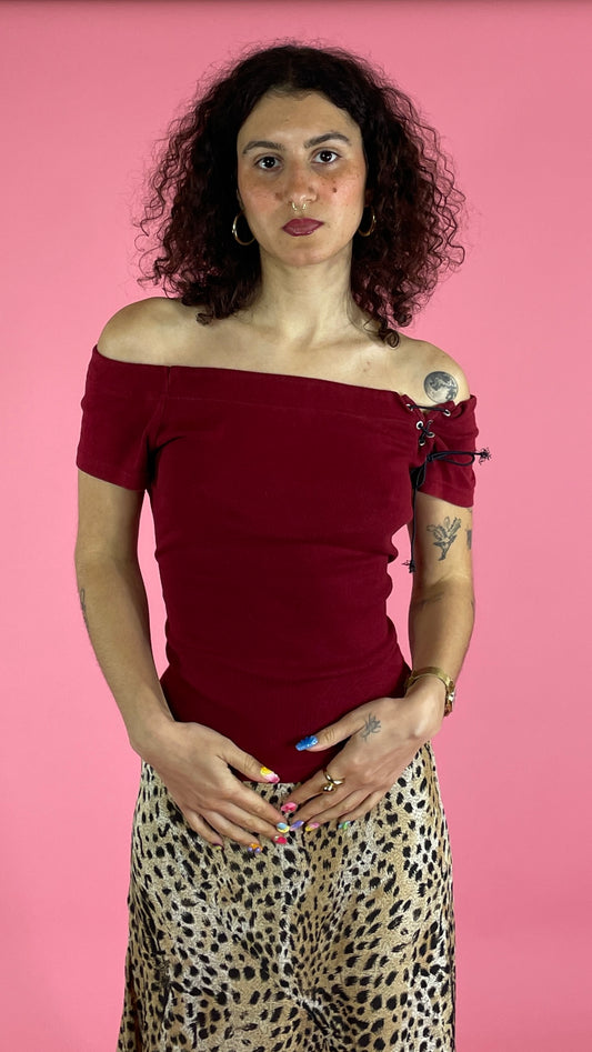 Top rouge épaules dénudées