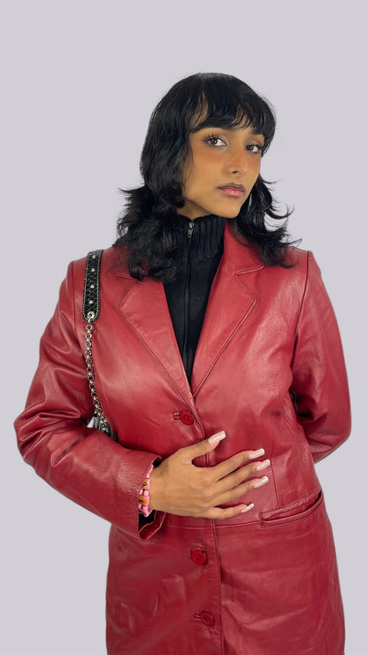 Veste en cuir rouge