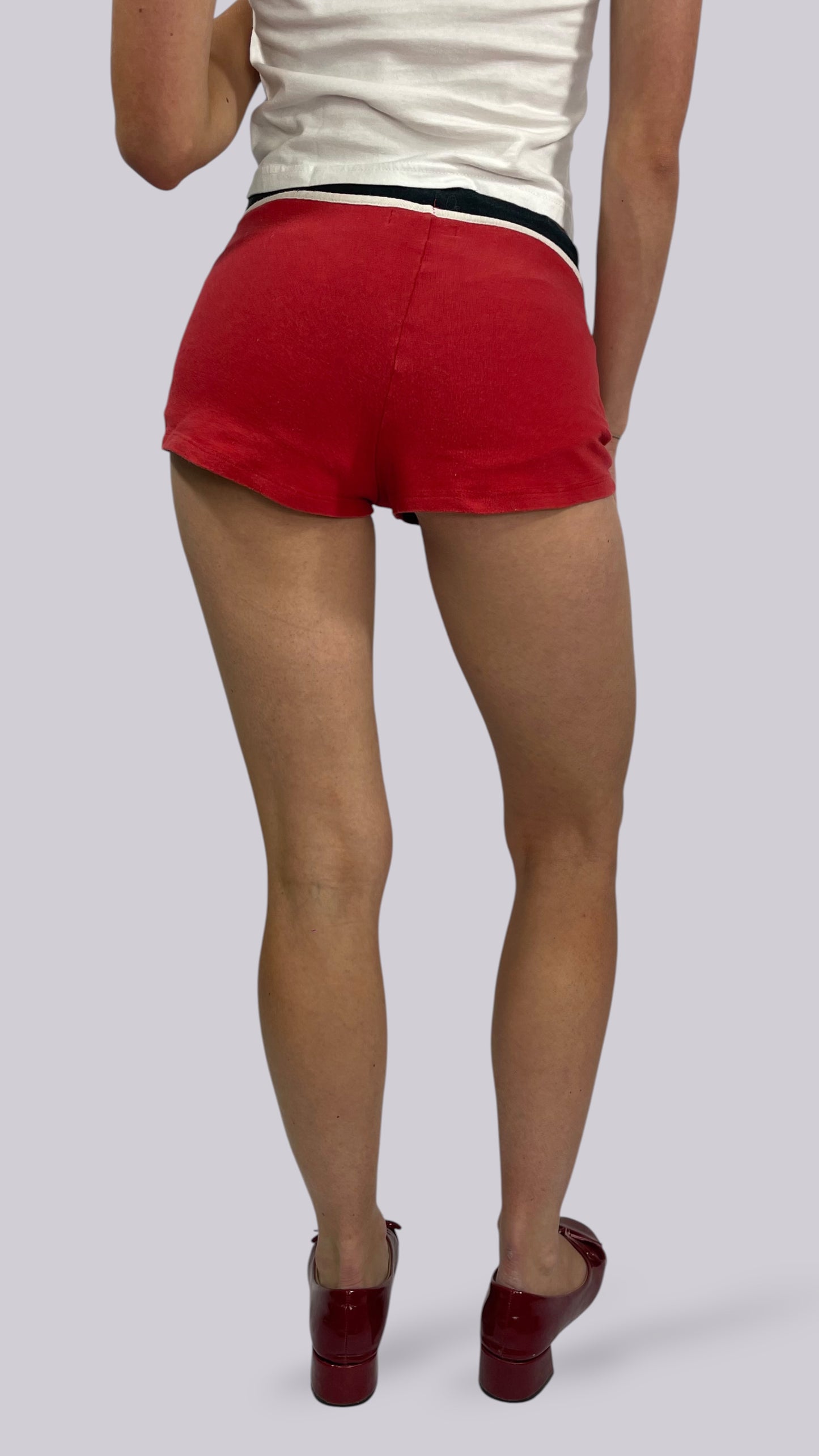 Short rouge