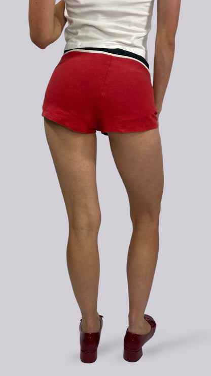 Short rouge