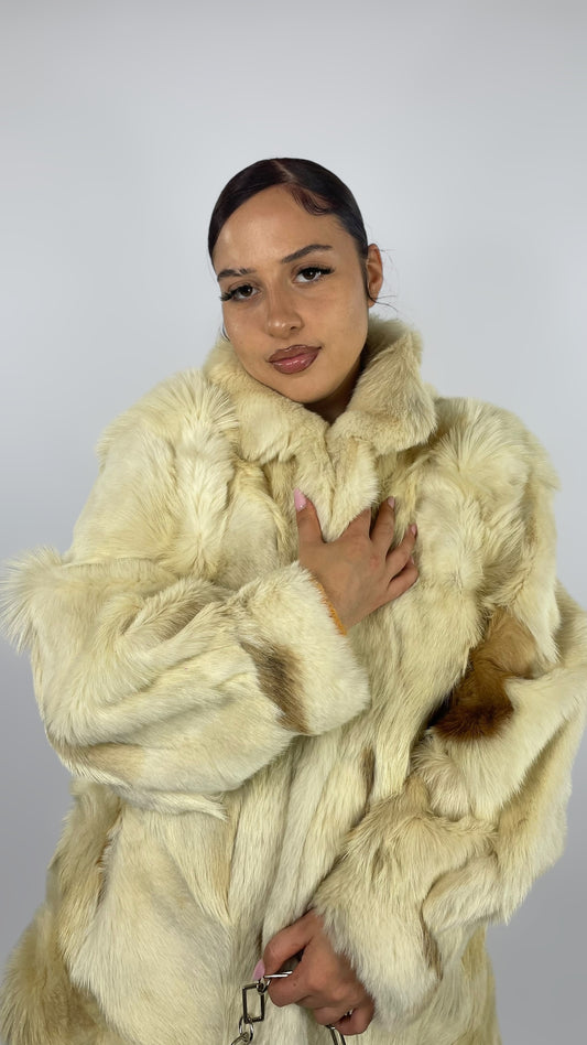 Manteau en fourrure tachetés