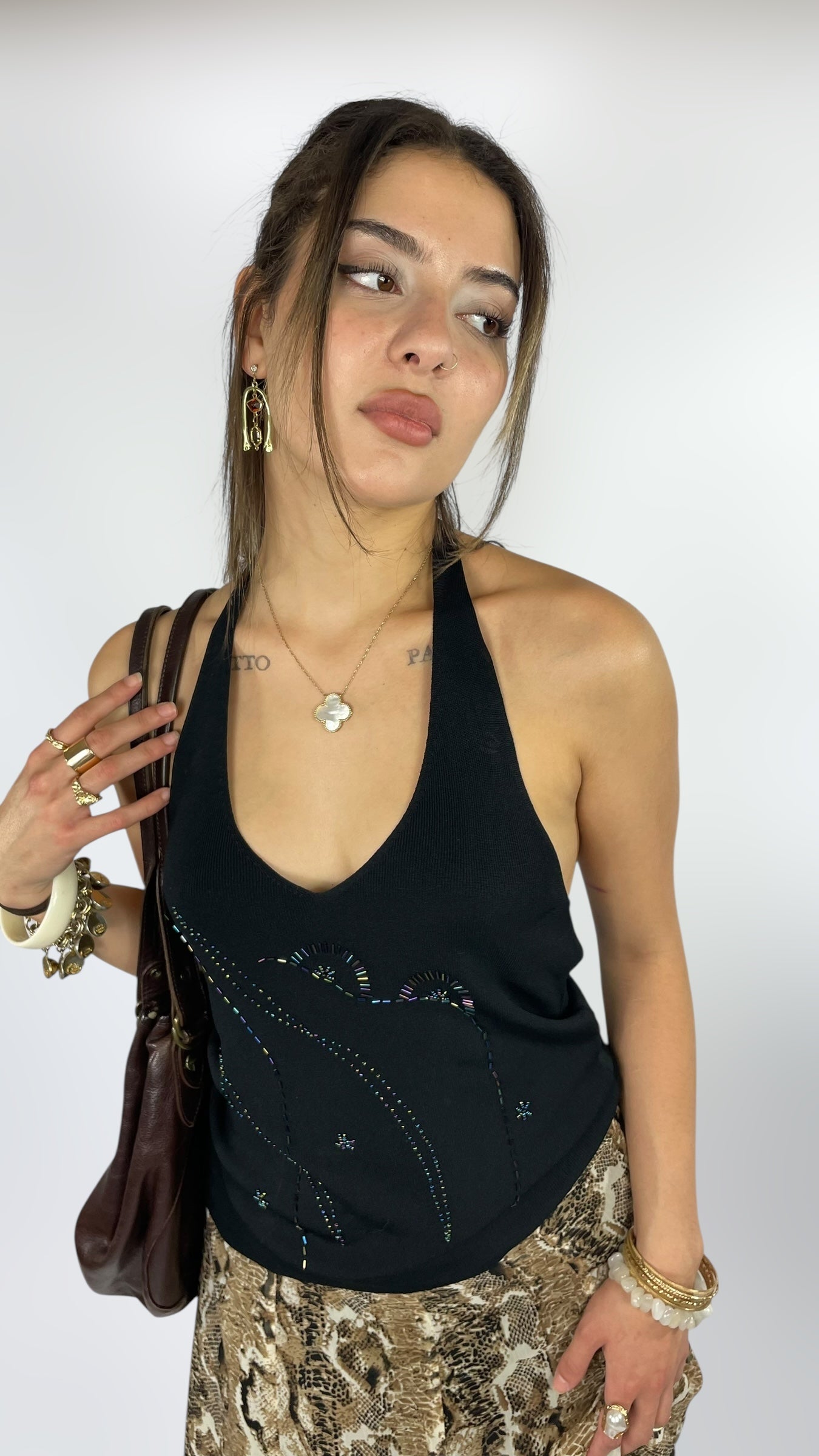 Haut à perles