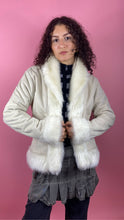 Load image into Gallery viewer, Manteau afghan blanc
